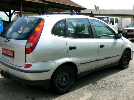 Nissan Almera Tino, 2002 - pohled č. 6