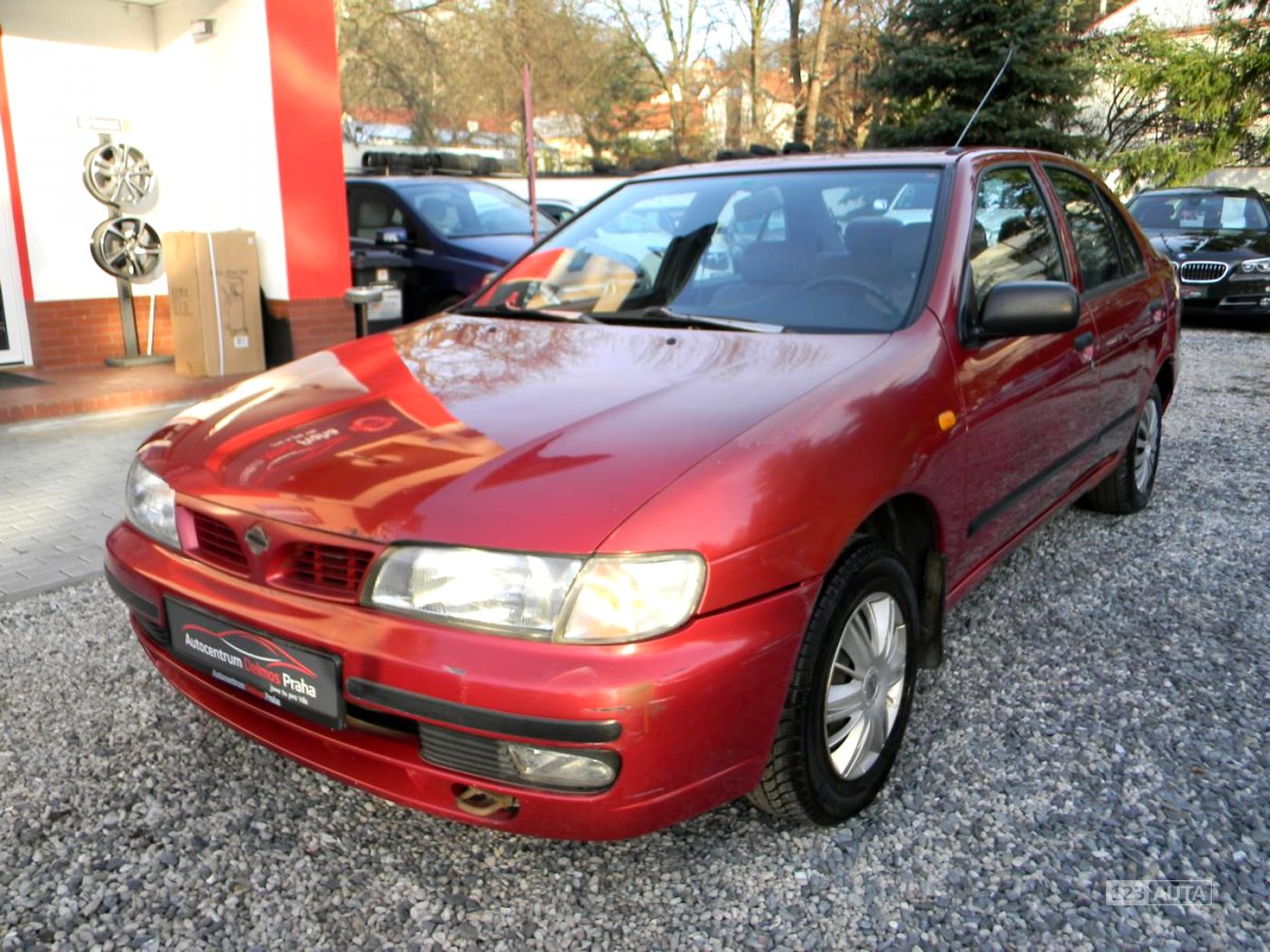 Nissan Almera, 1996 - pohled č. 2