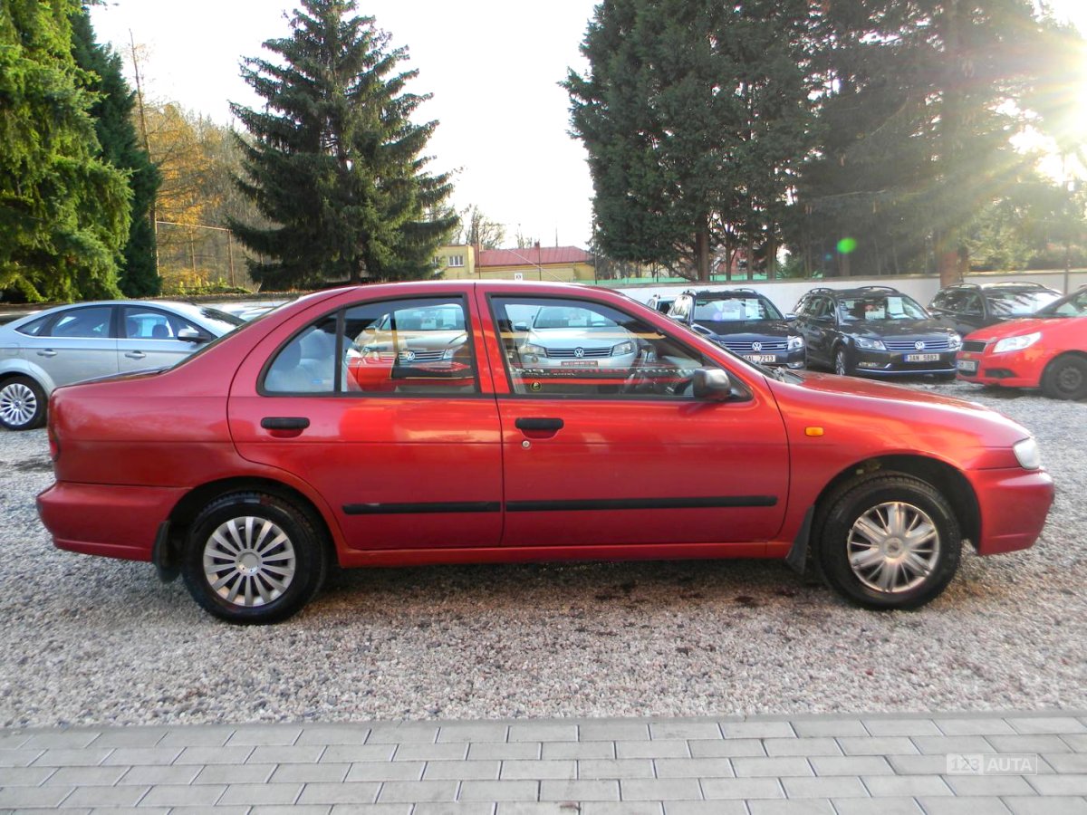 Nissan Almera, 1996 - pohled č. 6
