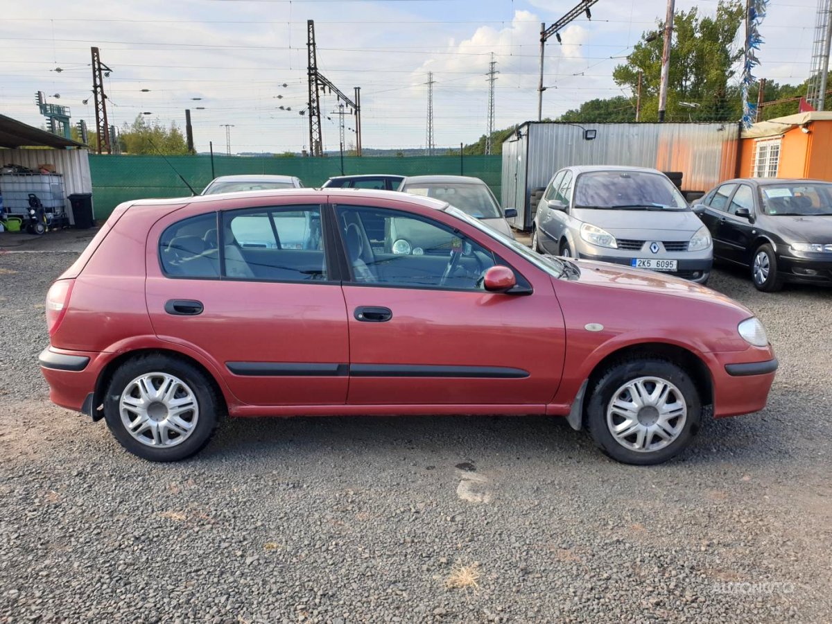 Nissan Almera, 2001 - pohled č. 3