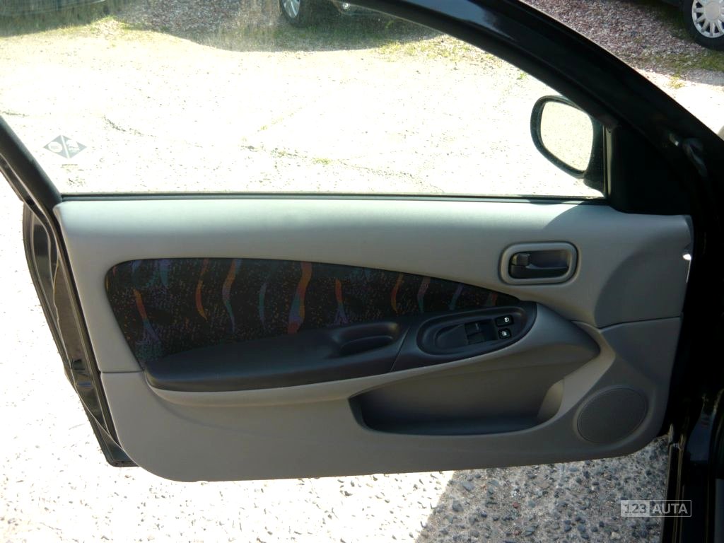 Nissan Almera, 2002 - pohled č. 17
