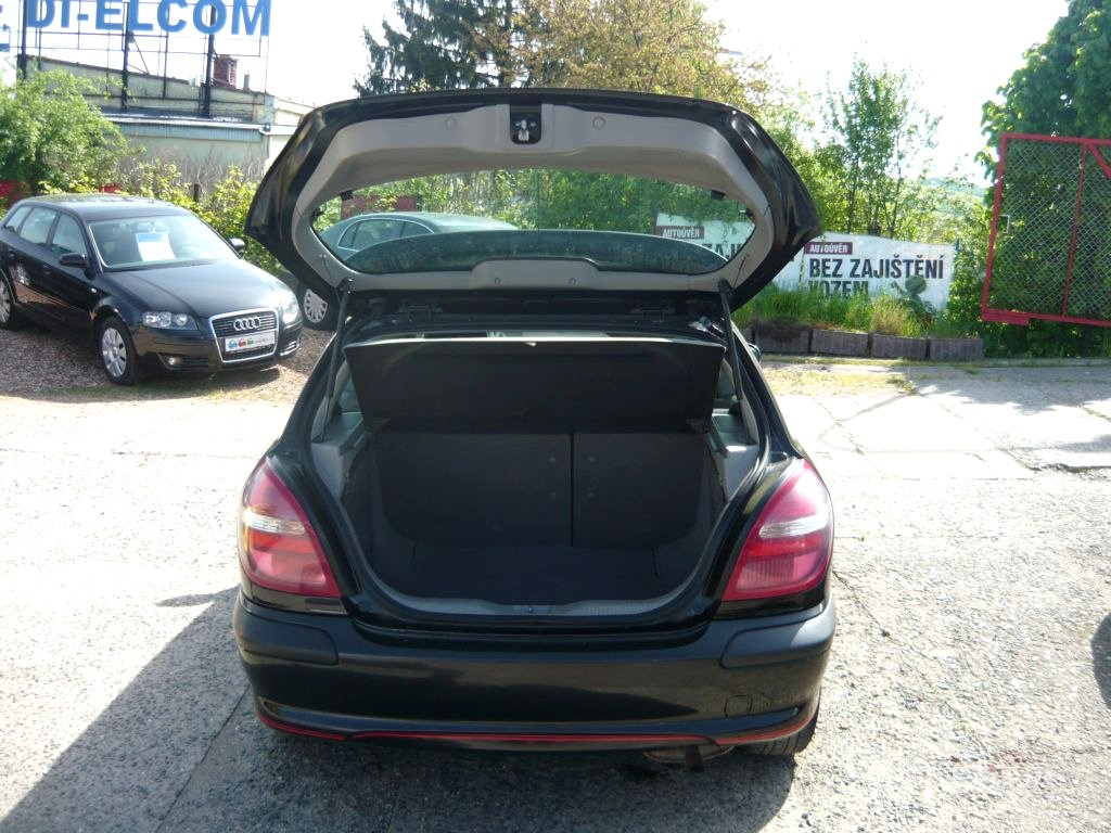 Nissan Almera, 2002 - pohled č. 7