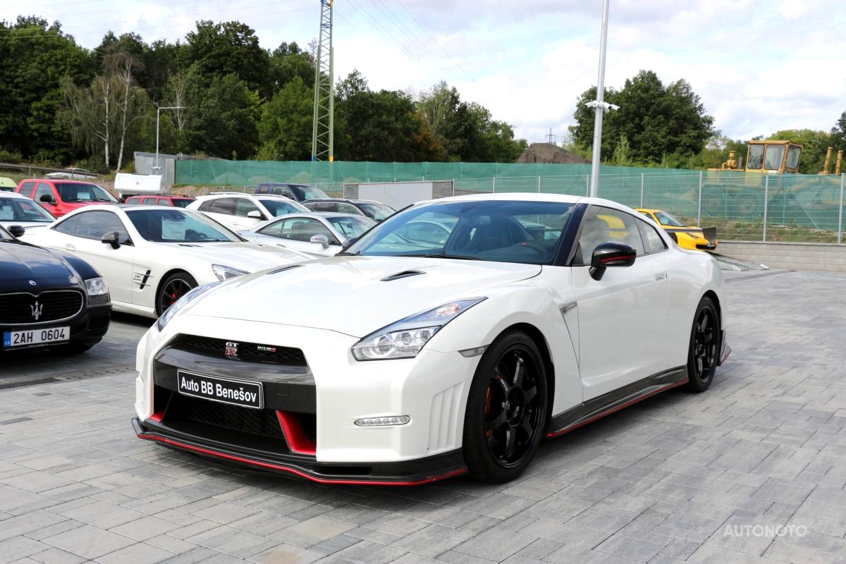 Nissan GT-R, 2016 - pohled č. 2