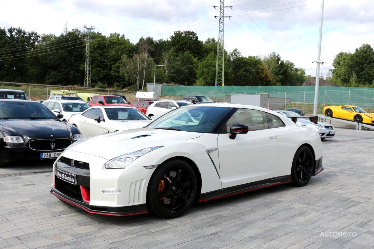Nissan GT-R, 2016 - pohled č. 3