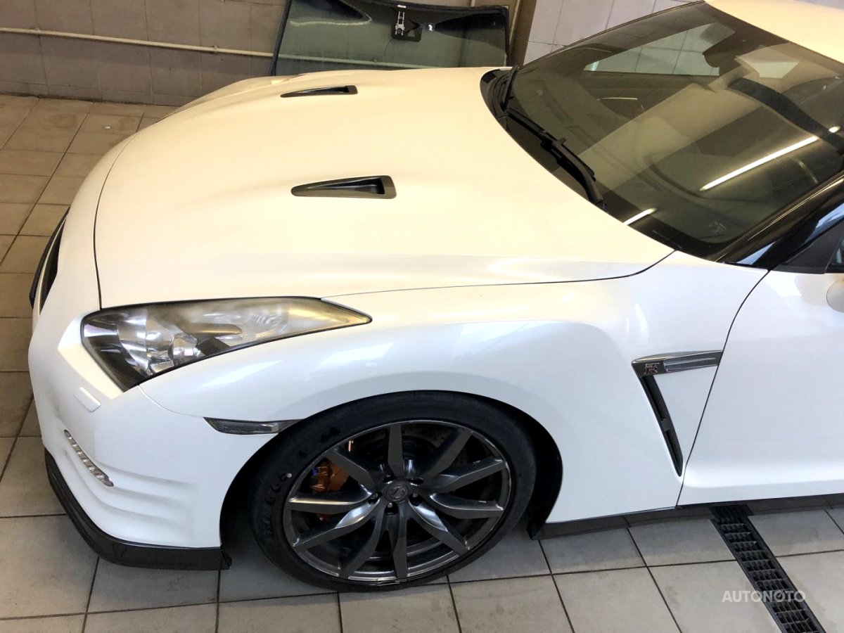 Nissan GT-R, 2011 - pohled č. 2