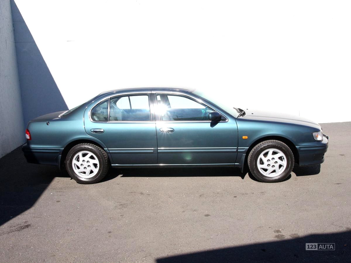 Nissan Maxima, 1998 - pohled č. 4