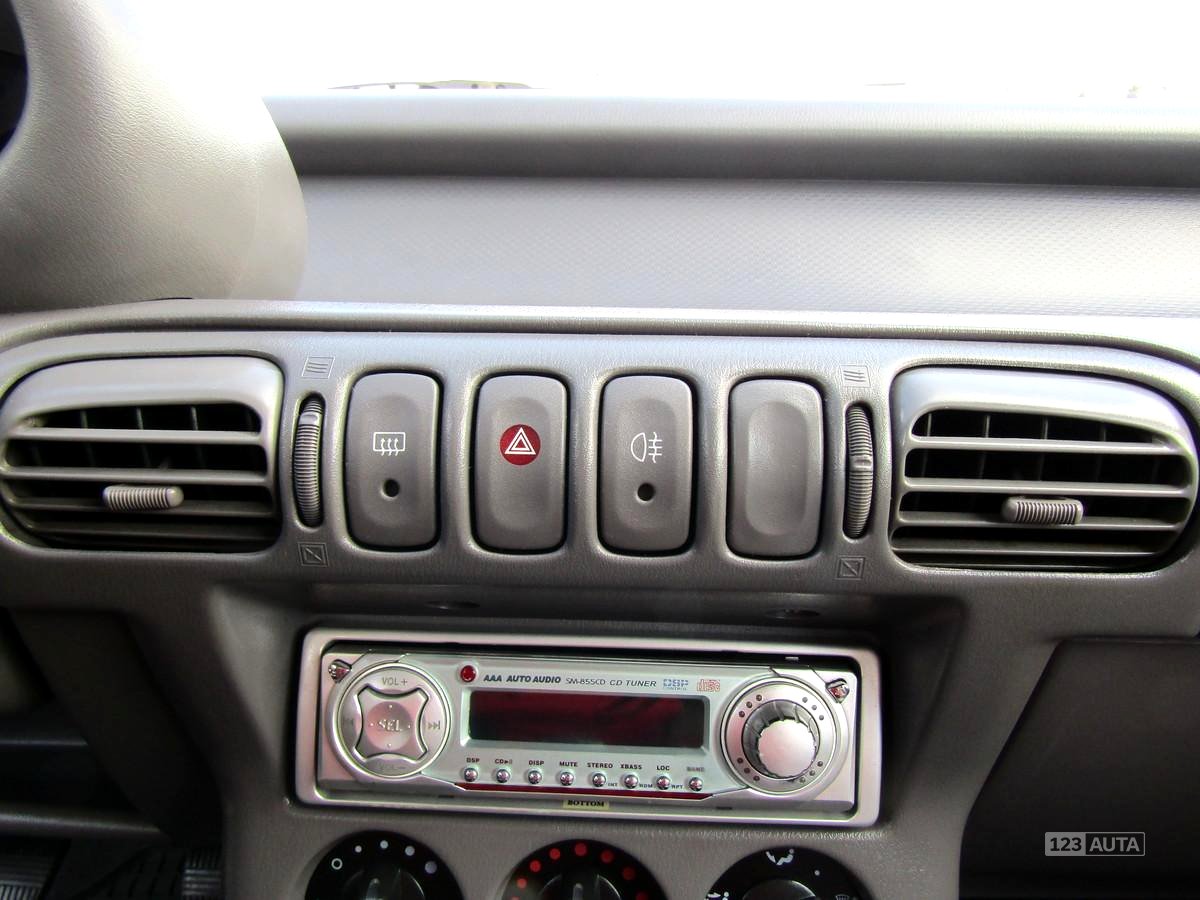 Nissan Micra, 1996 - pohled č. 20