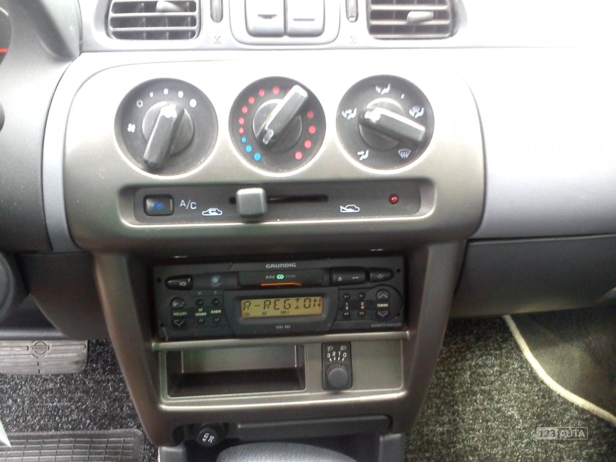 Nissan Micra, 2002 - pohled č. 12