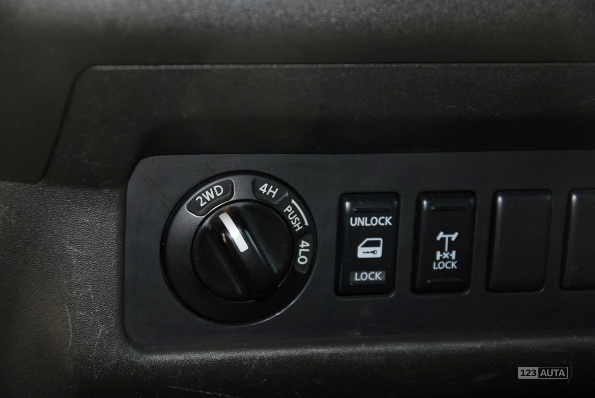 Nissan Navara, 2006 - pohled č. 12