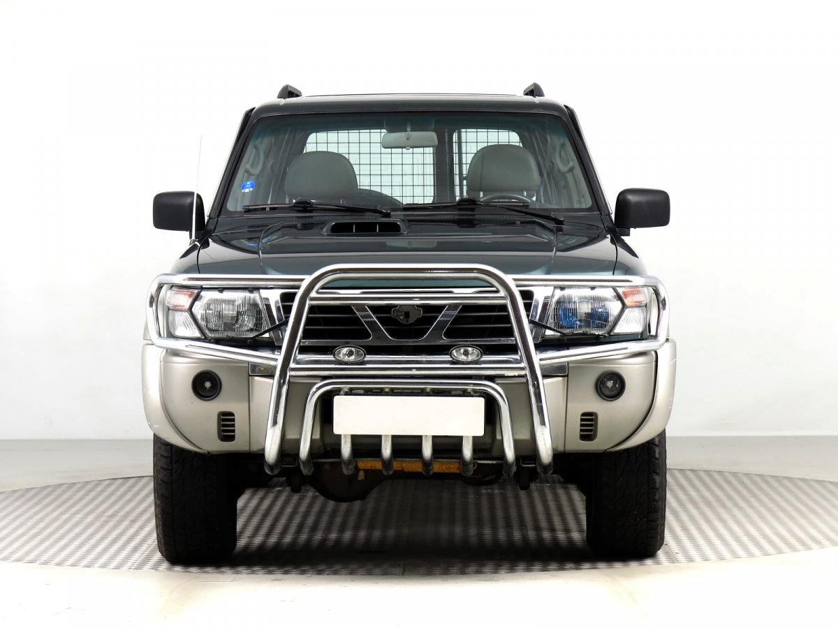 Nissan Patrol, 2002 - pohled č. 2