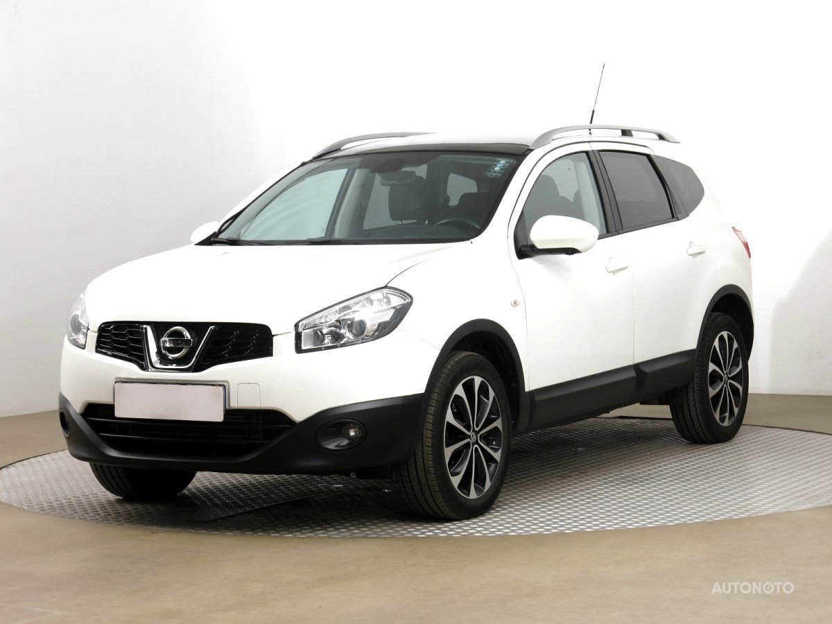 Nissan Qashqai+2, 2012 - pohled č. 3