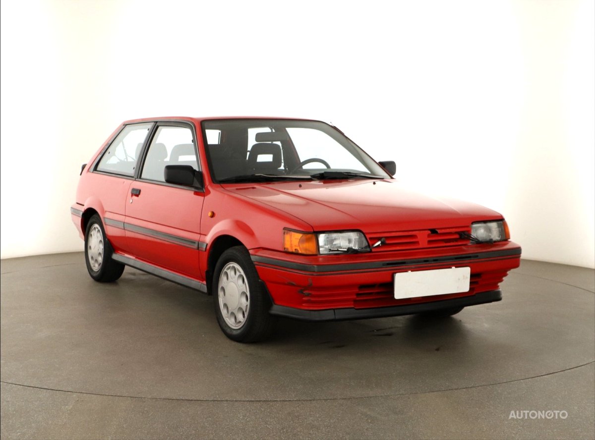 Nissan Sunny, 1988 - celkový pohled