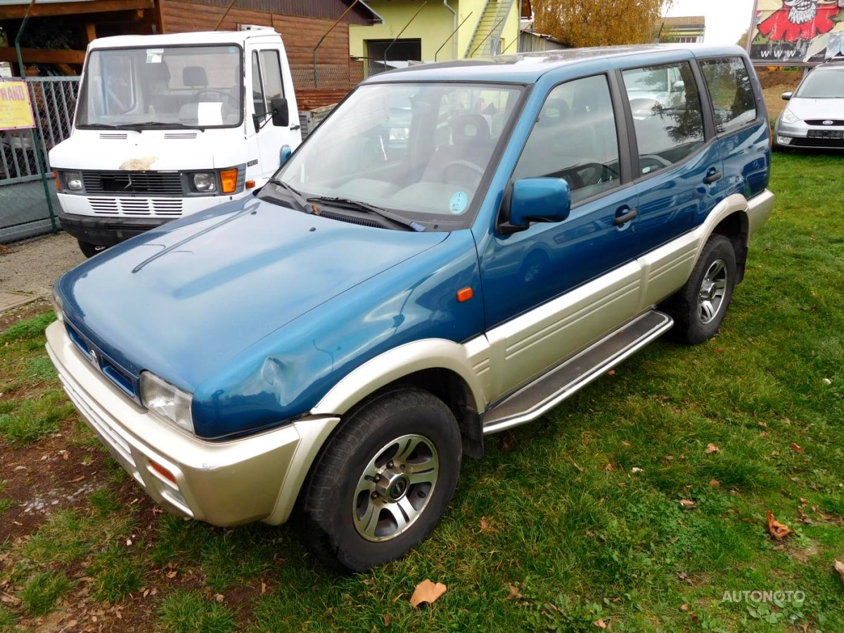 Nissan Terrano II, 1996 - celkový pohled
