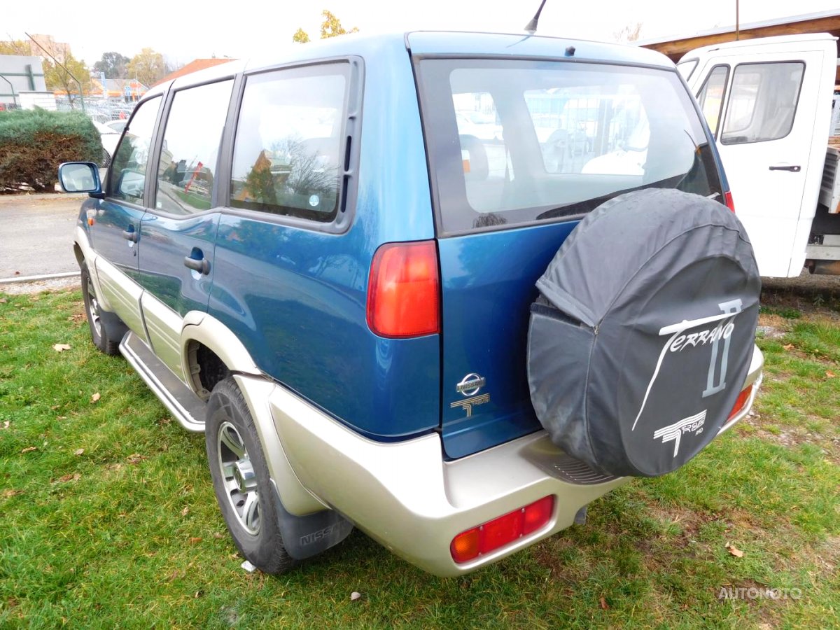 Nissan Terrano II, 1996 - pohled č. 3