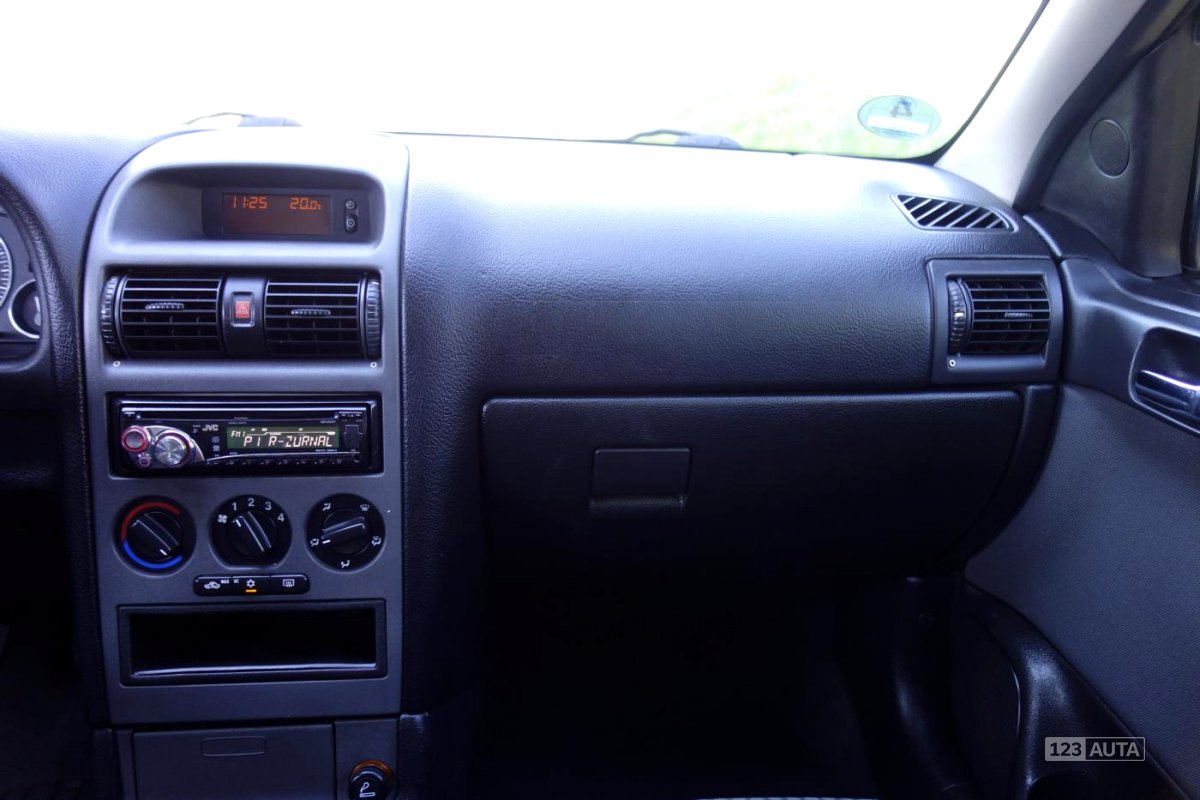 Opel Astra, 2003 - pohled č. 11