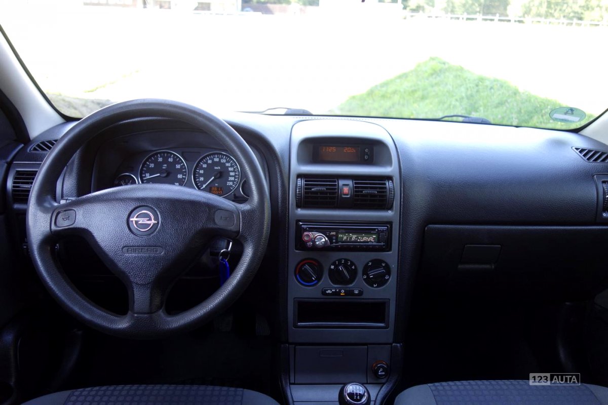 Opel Astra, 2003 - pohled č. 12