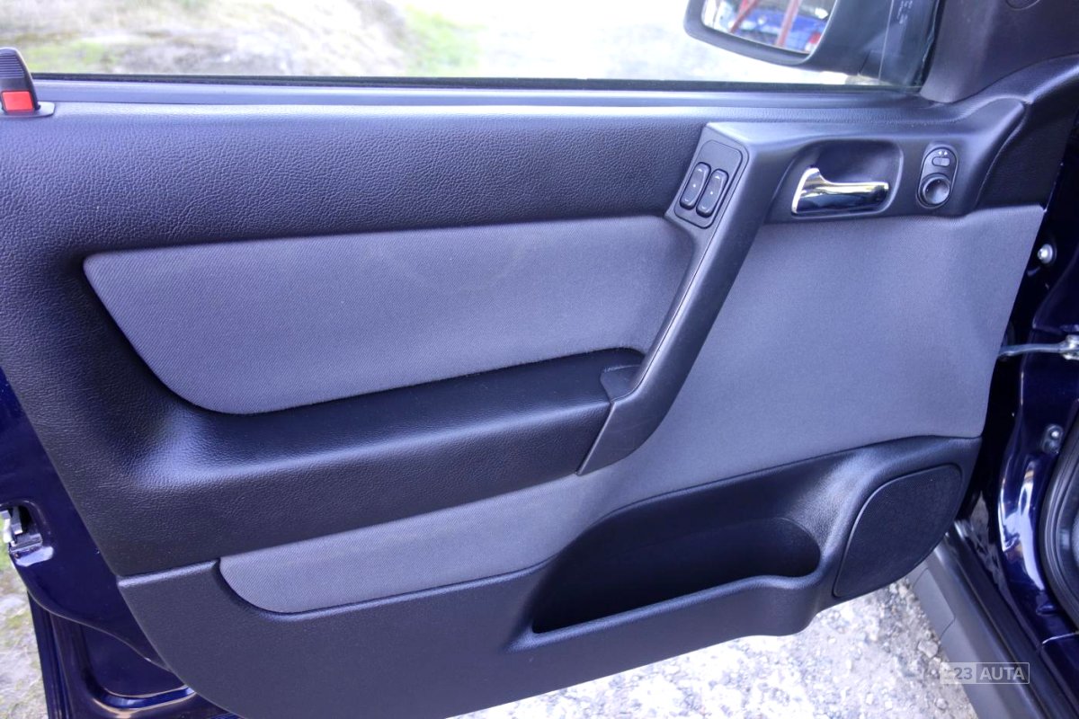 Opel Astra, 2003 - pohled č. 13