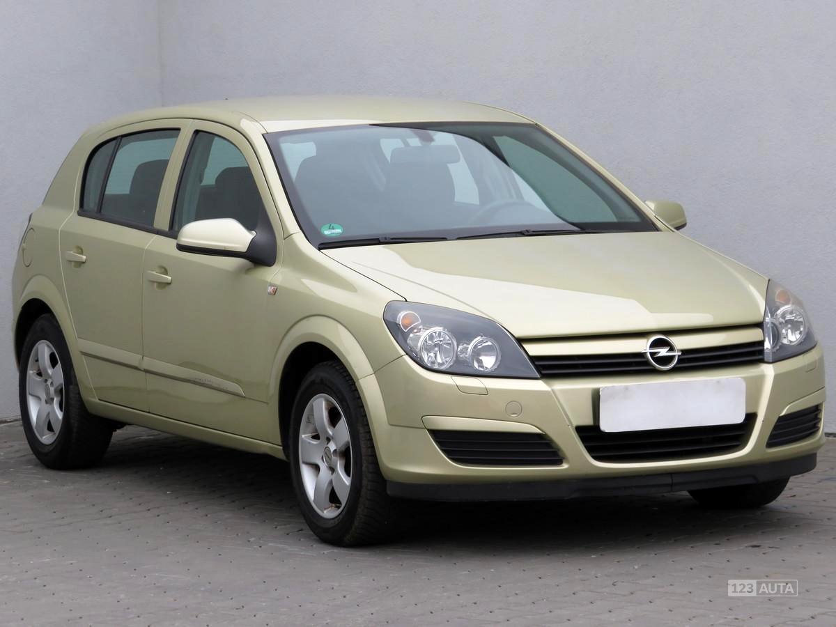 Opel Astra, 2004 - celkový pohled