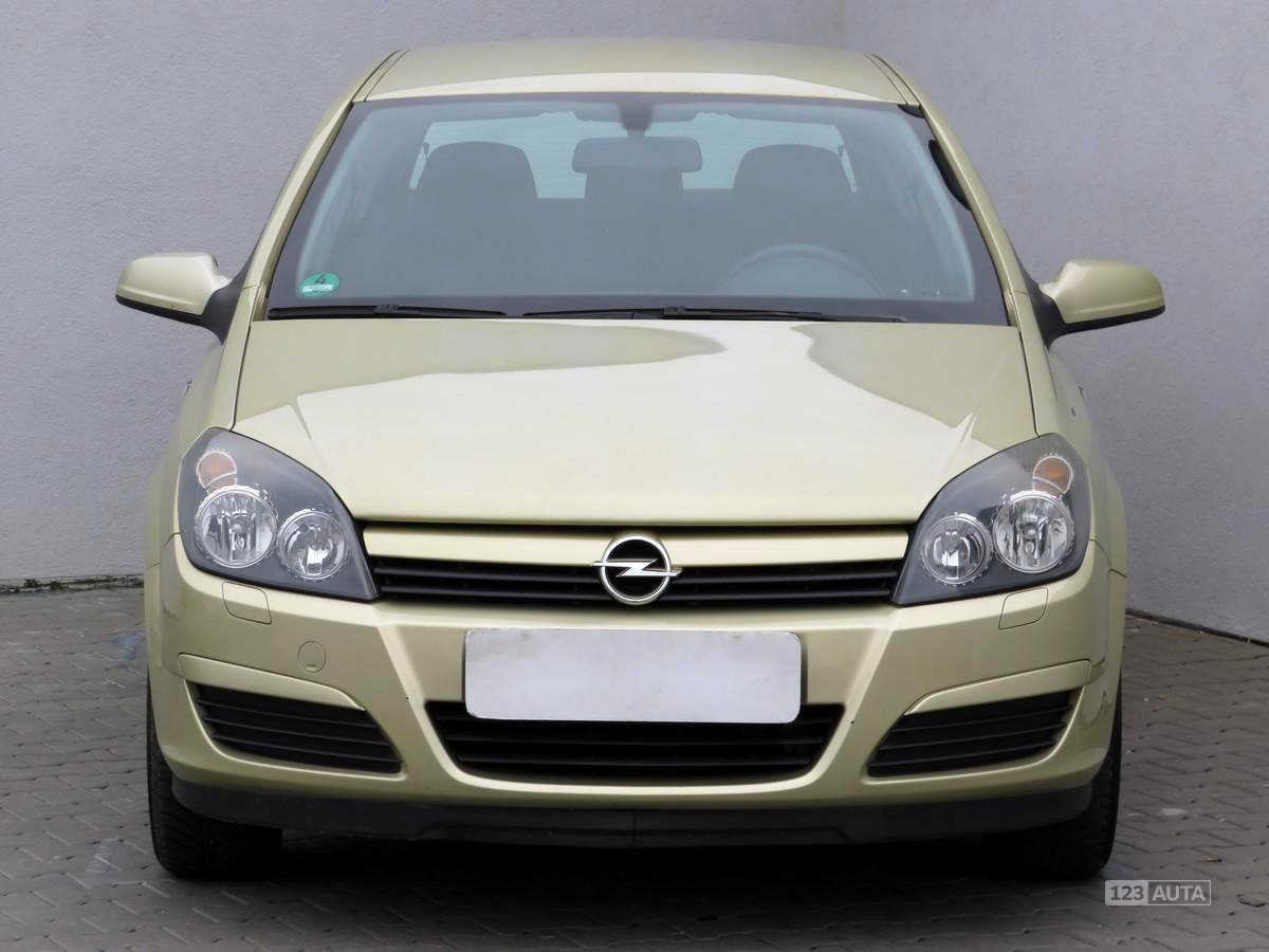 Opel Astra, 2004 - pohled č. 2