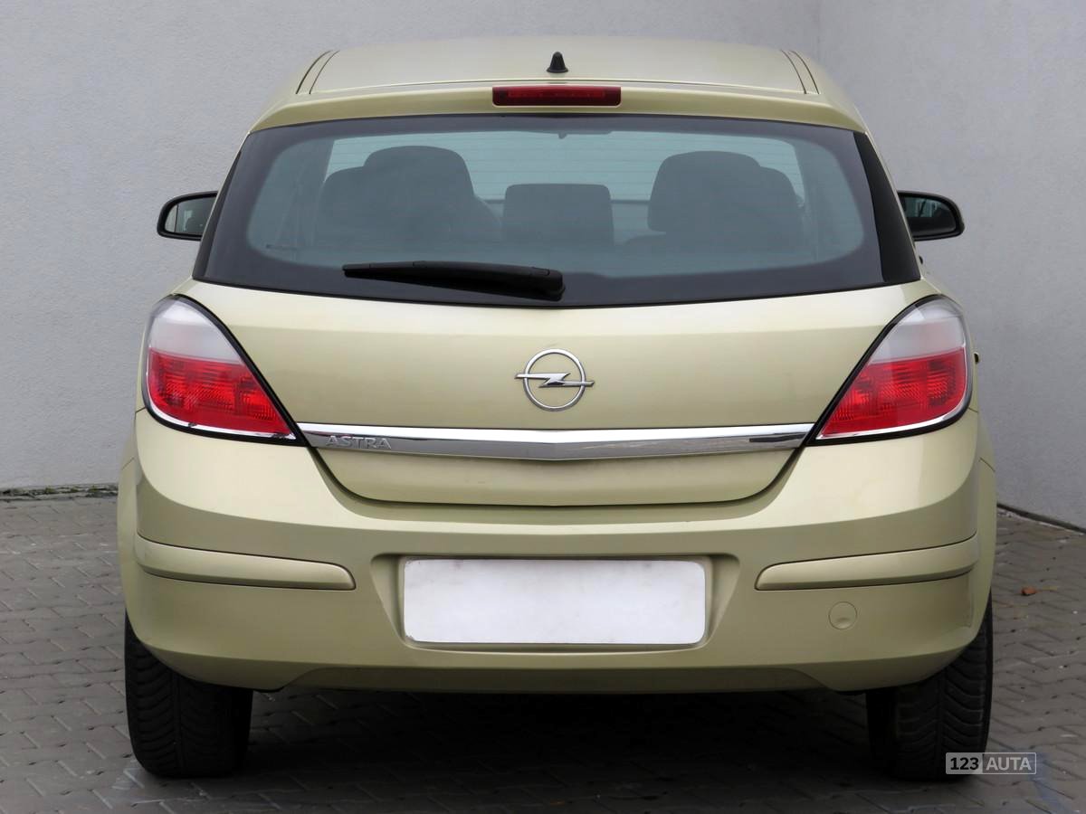 Opel Astra, 2004 - pohled č. 6