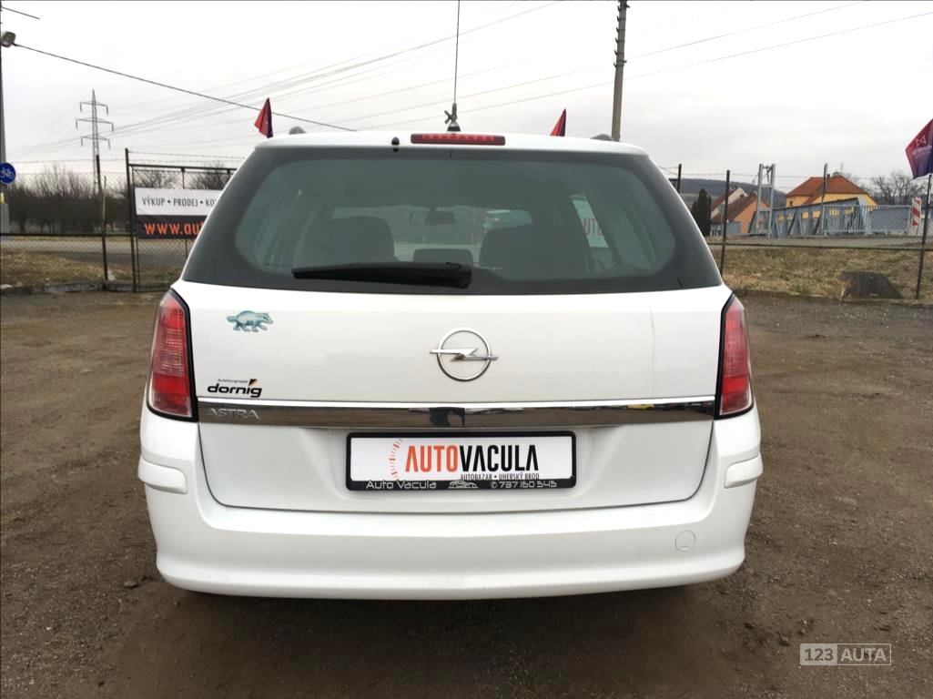 Opel Astra, 2009 - pohled č. 6