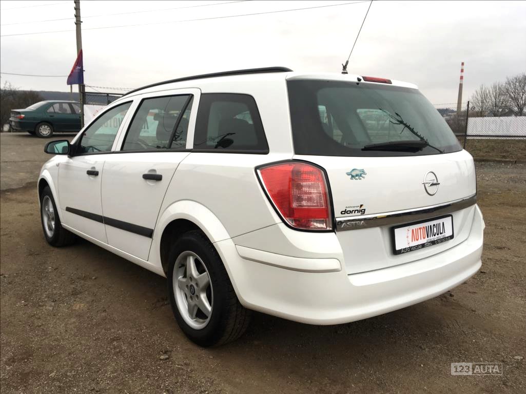 Opel Astra, 2009 - pohled č. 7