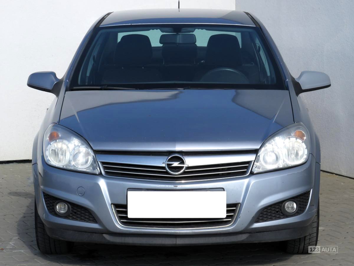 Opel Astra, 2008 - pohled č. 2