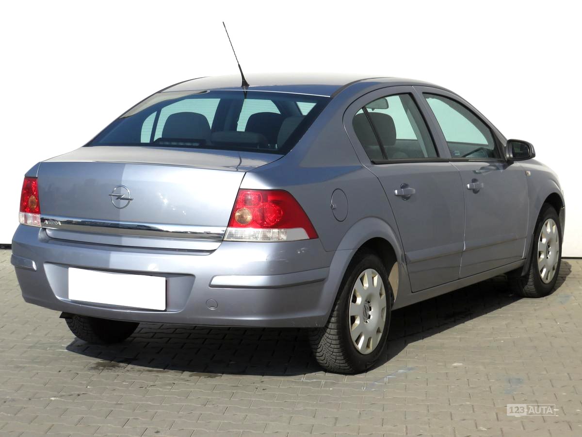 Opel Astra, 2008 - pohled č. 5