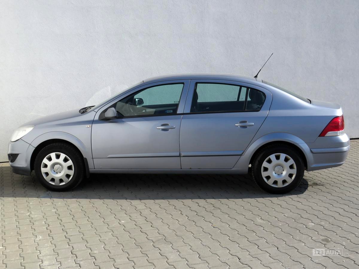 Opel Astra, 2008 - pohled č. 8