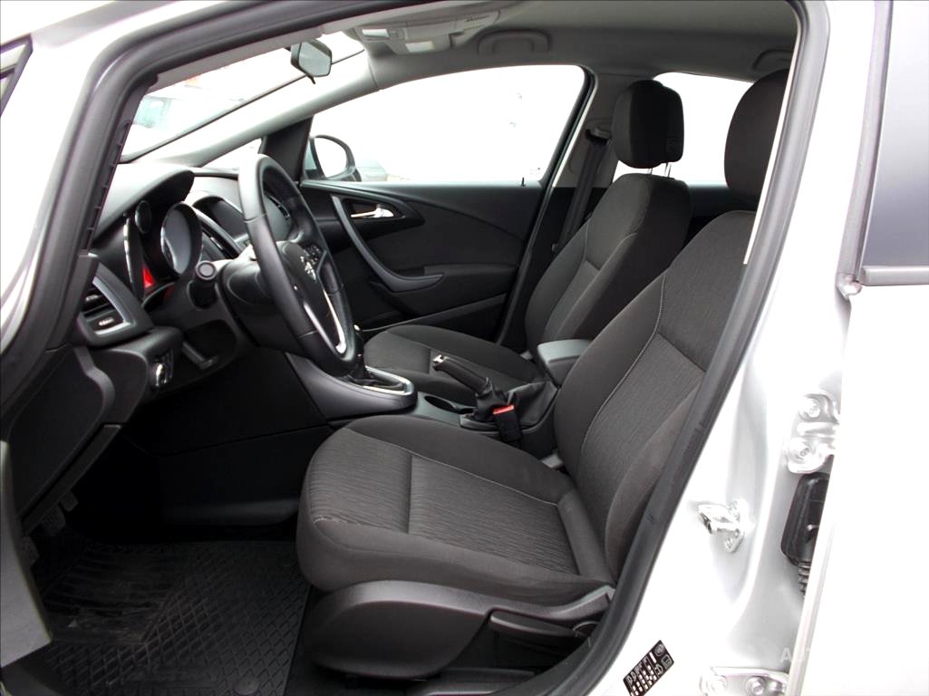 Opel Astra, 2015 - pohled č. 6