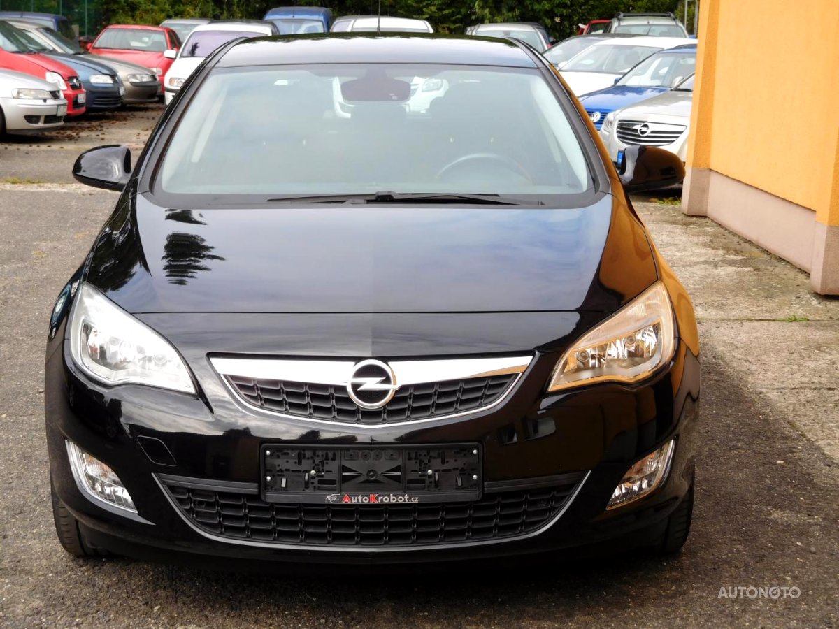 Opel Astra, 2010 - pohled č. 2