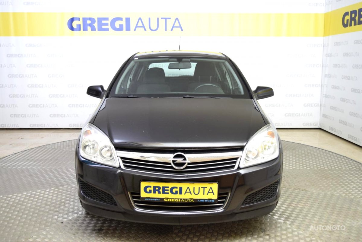 Opel Astra, 2007 - celkový pohled