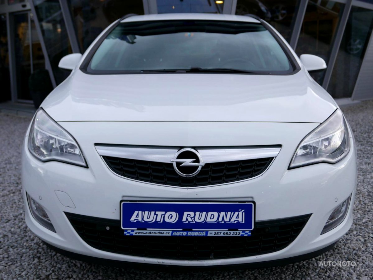 Opel Astra, 2012 - pohled č. 2