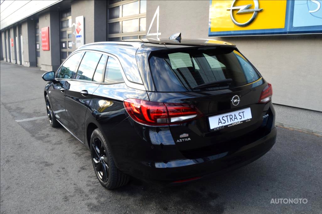 Opel Astra, 2018 - pohled č. 3