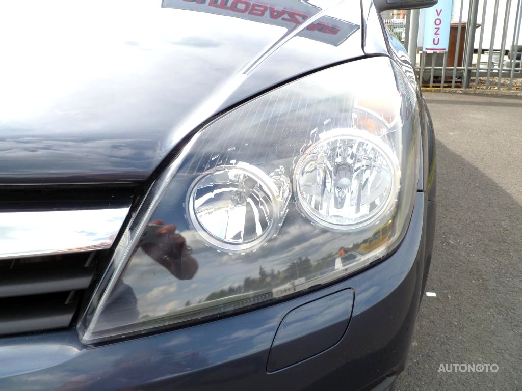 Opel Astra, 2007 - pohled č. 3