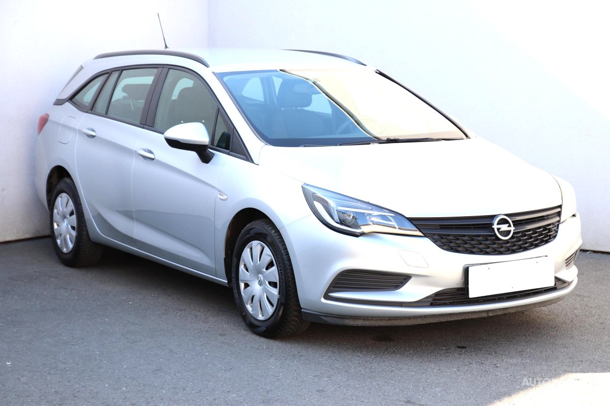 Opel Astra, 2016 - celkový pohled