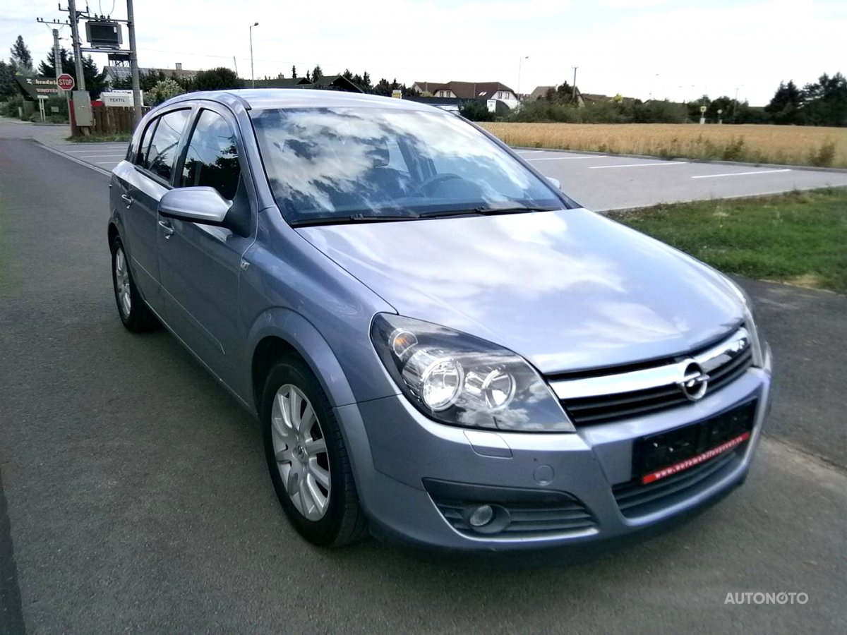 Opel Astra, 2005 - pohled č. 2