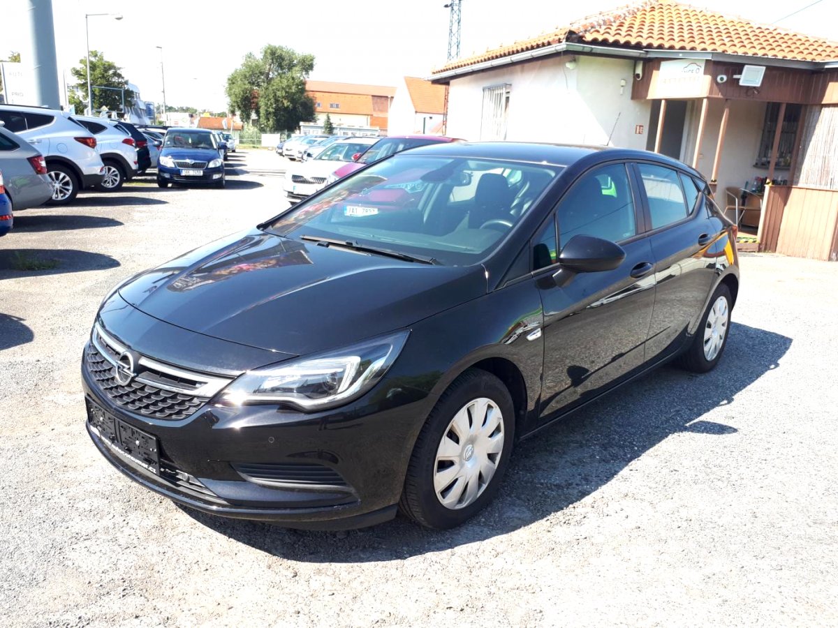 Opel Astra, 2017 - celkový pohled