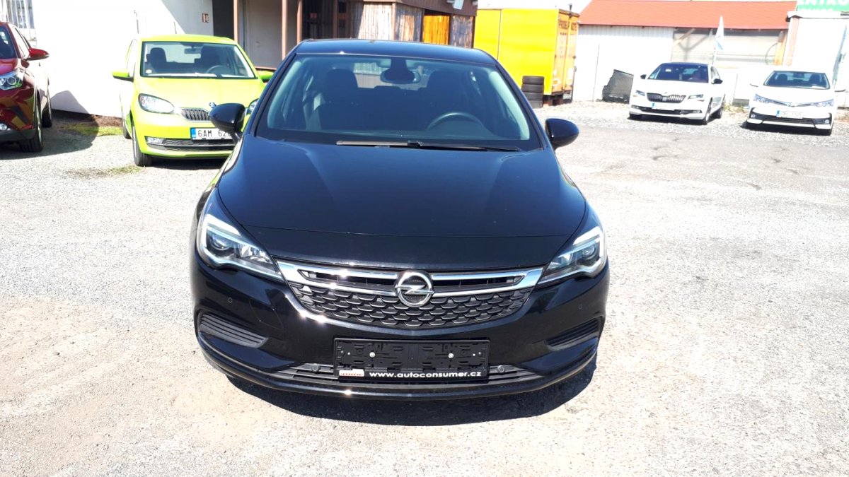 Opel Astra, 2017 - pohled č. 2
