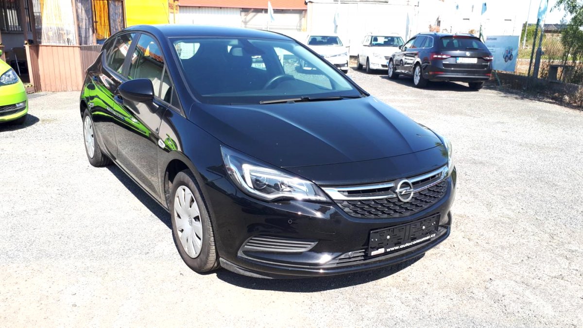 Opel Astra, 2017 - pohled č. 3