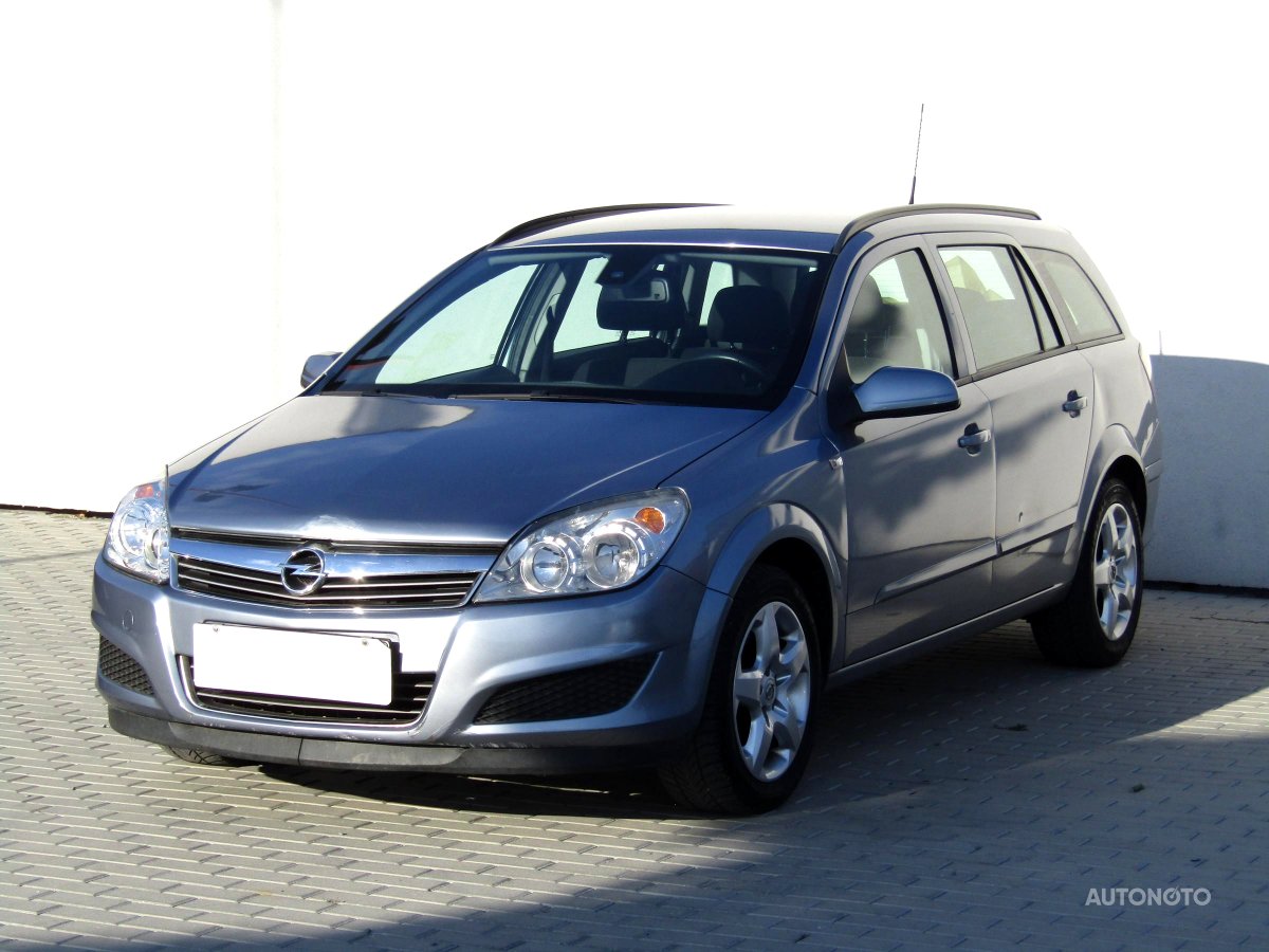 Opel Astra, 2008 - pohled č. 3