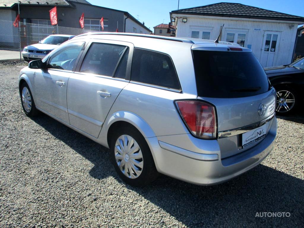 Opel Astra, 2006 - pohled č. 3