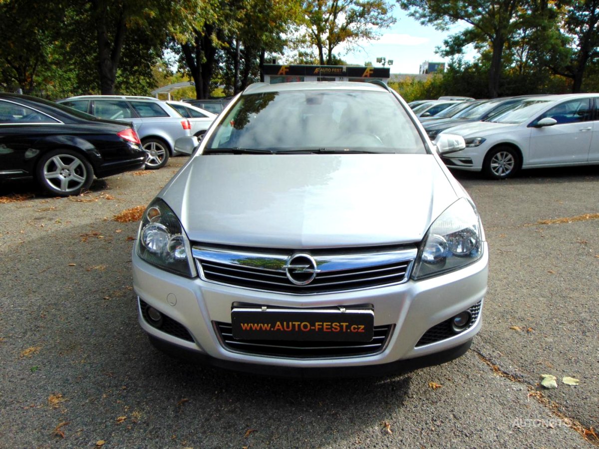 Opel Astra, 2008 - pohled č. 2