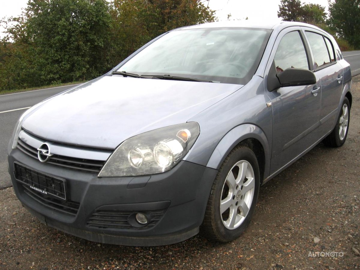 Opel Astra, 2004 - celkový pohled