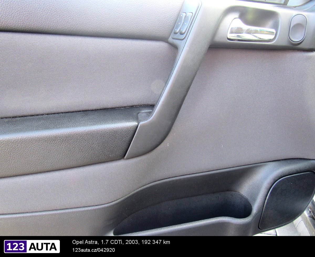 Opel Astra, 2003 - pohled č. 18