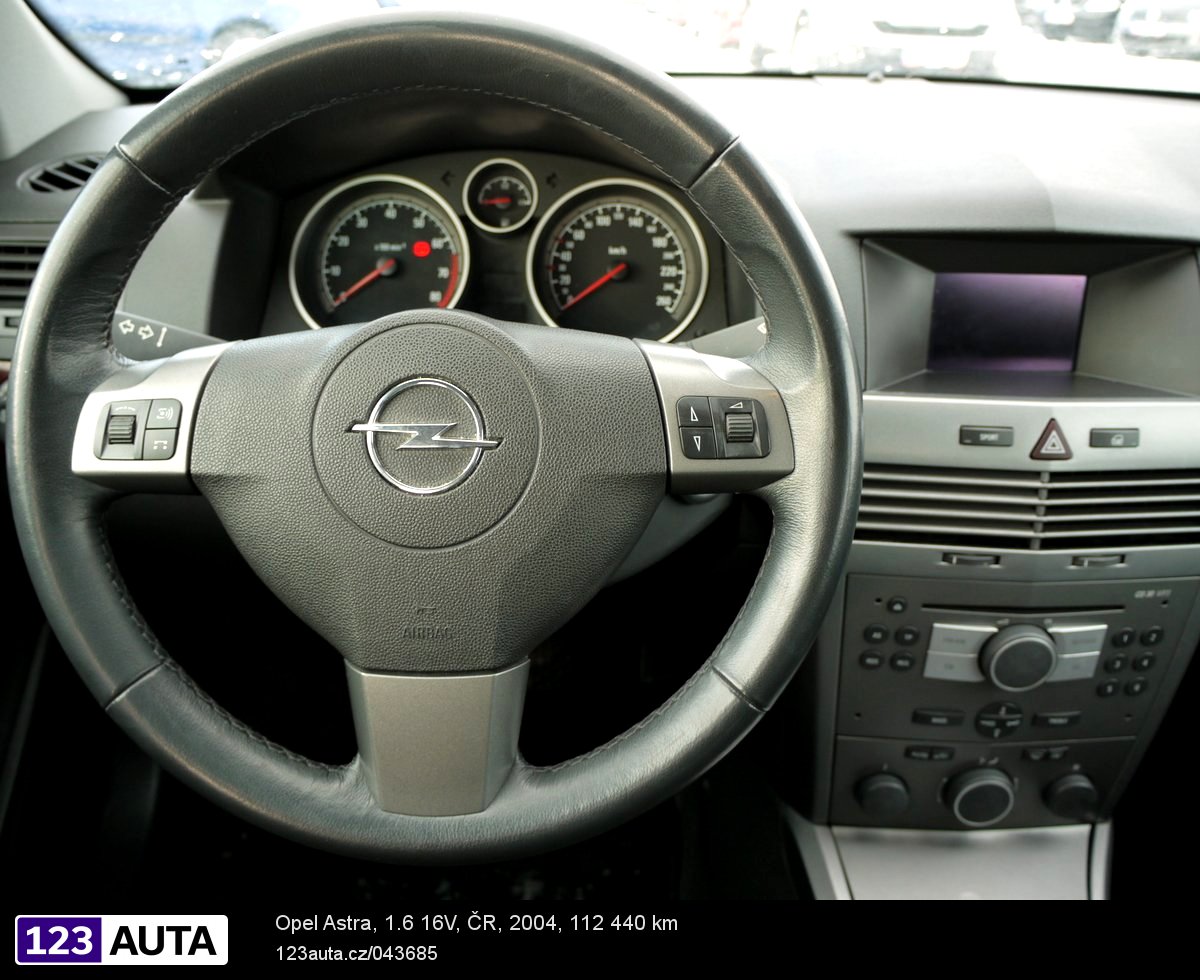 Opel Astra, 2004 - pohled č. 12