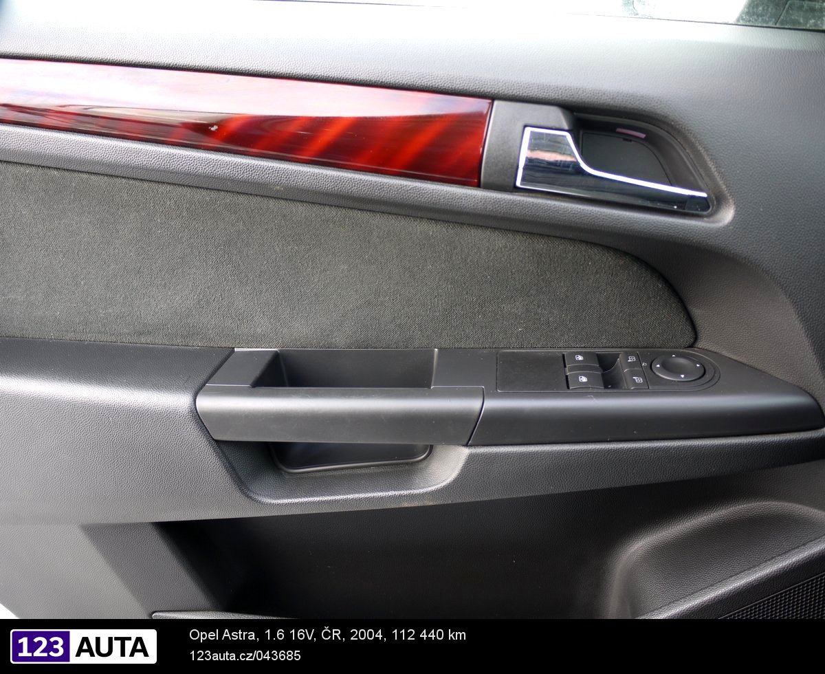 Opel Astra, 2004 - pohled č. 21