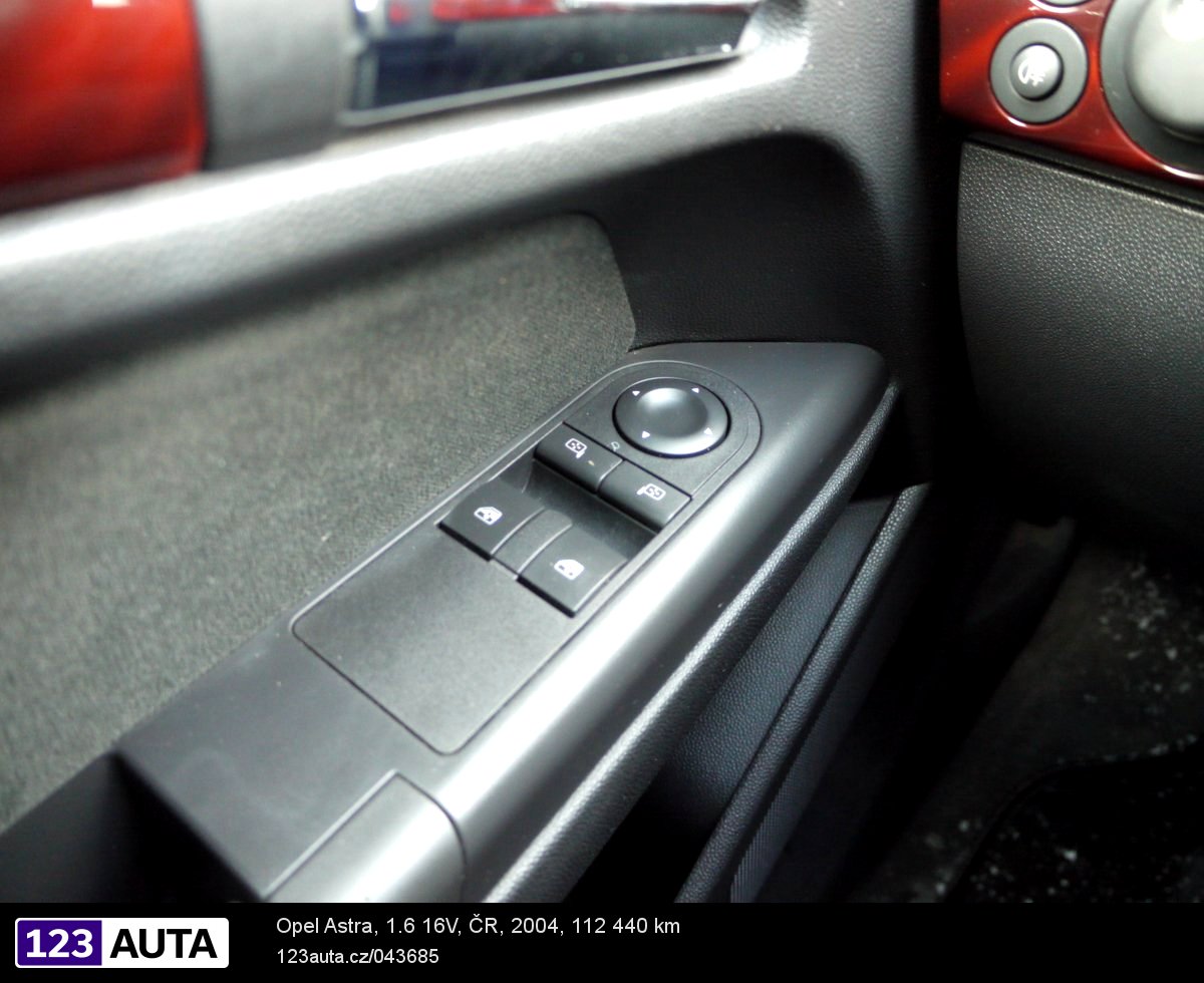 Opel Astra, 2004 - pohled č. 22