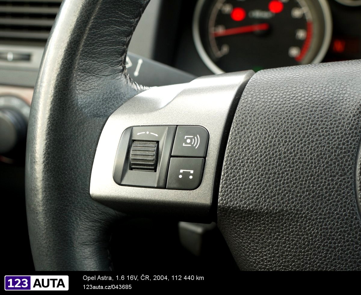 Opel Astra, 2004 - pohled č. 24