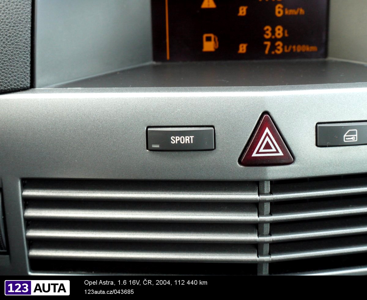 Opel Astra, 2004 - pohled č. 26